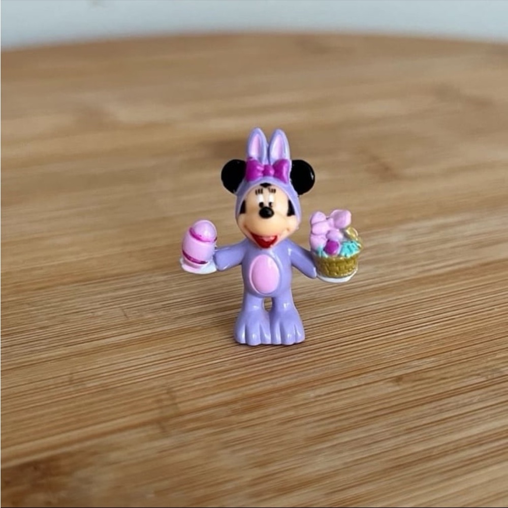 ❄️5/$20 Disney Series 7 Holiday Mini Figure - Easter Bunny Minnie Mouse
